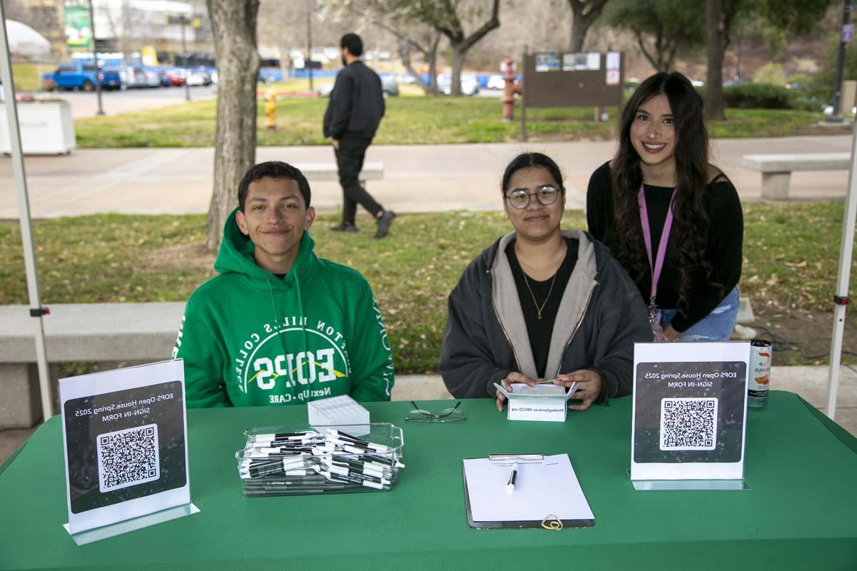 Students attend EOPS Open House at CHC.